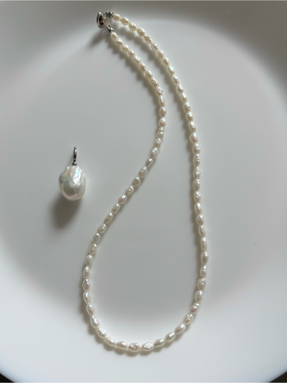 Pearl Necklace Set w/ Removable Pendant